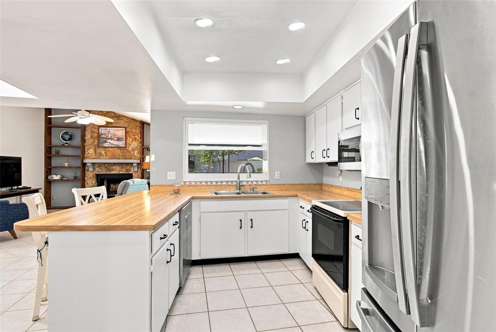 Single Family Residence at 3721 SAND PEBBLE DR, VALRICO, photo 10 of 74