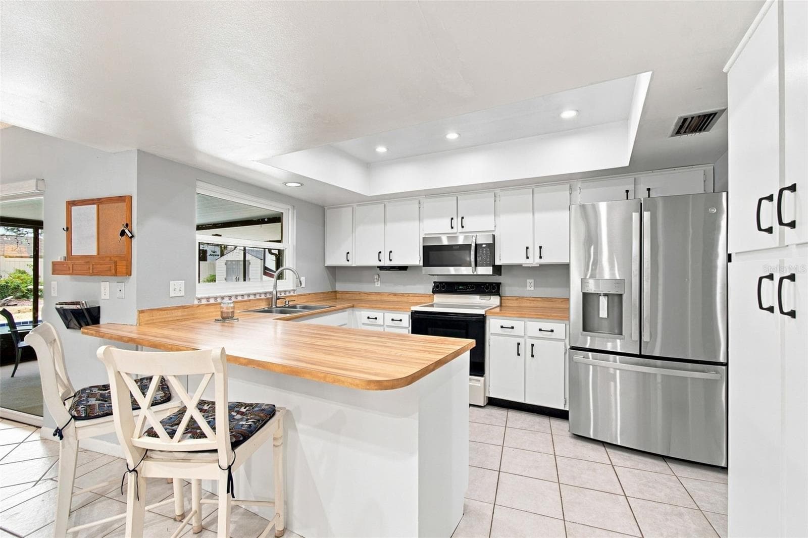 Single Family Residence at 3721 SAND PEBBLE DR, VALRICO, photo 12 of 74