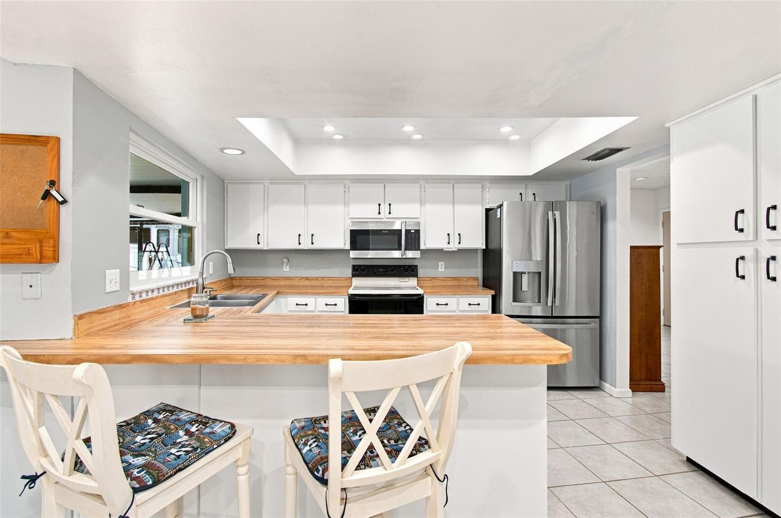 Single Family Residence at 3721 SAND PEBBLE DR, VALRICO, photo 13 of 74