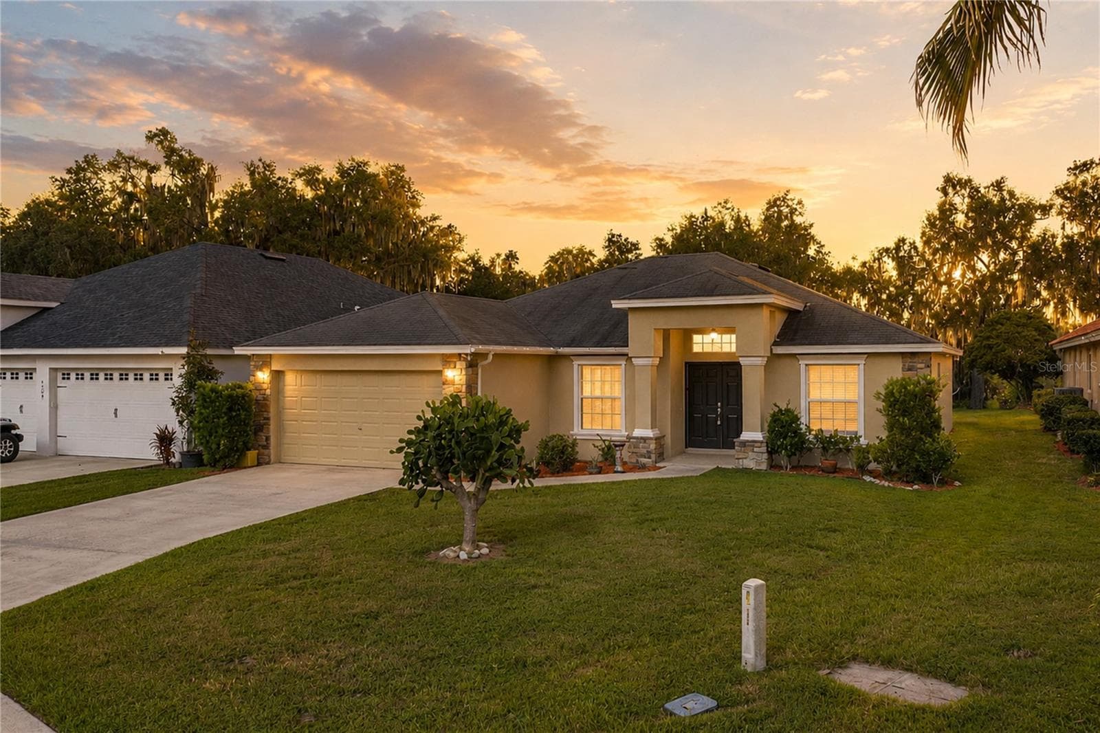 4505 FAIRWAY OAKS DR