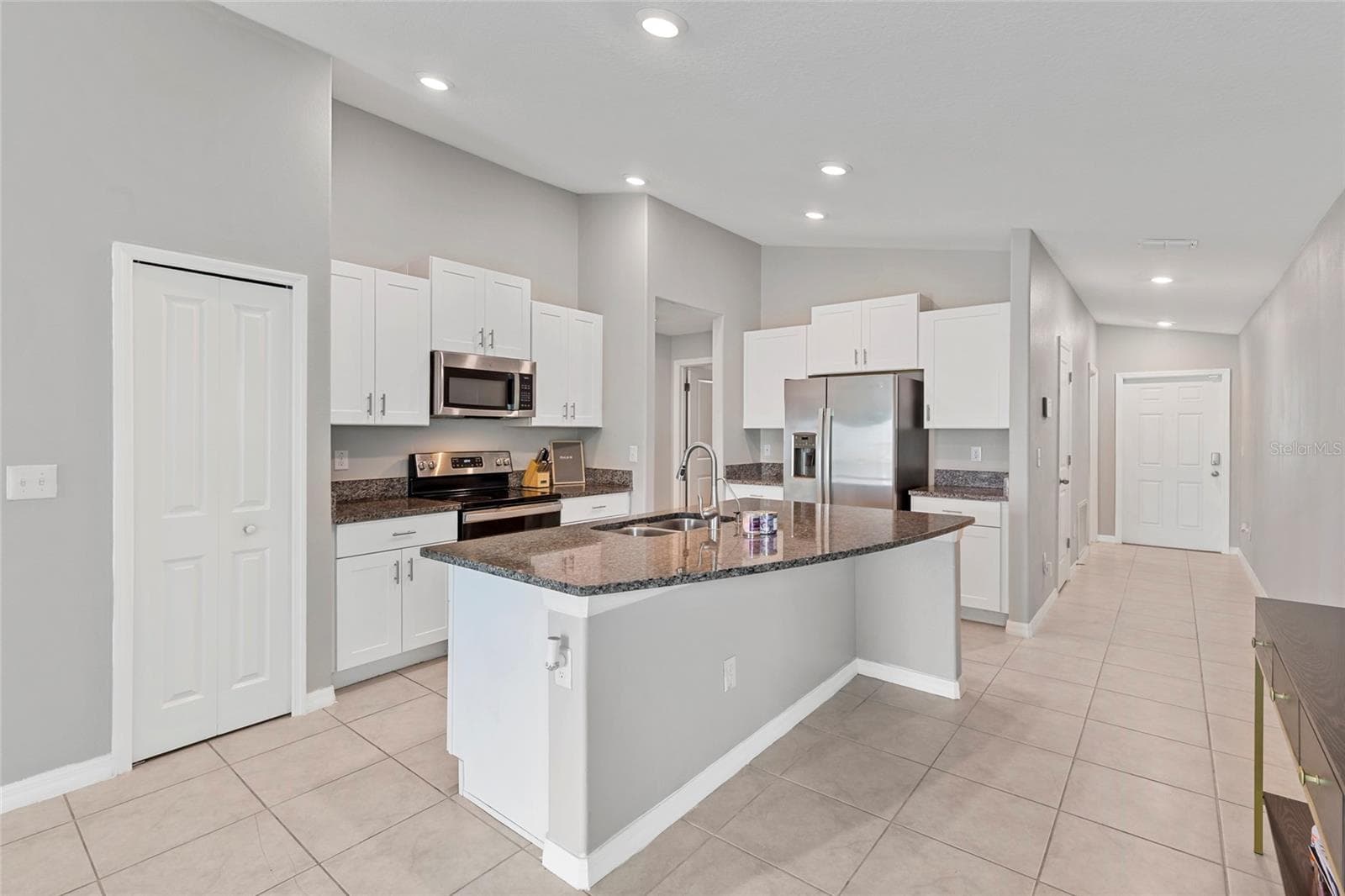 Single Family Residence at 1719 FRED IVES ST, RUSKIN, photo 5 of 29