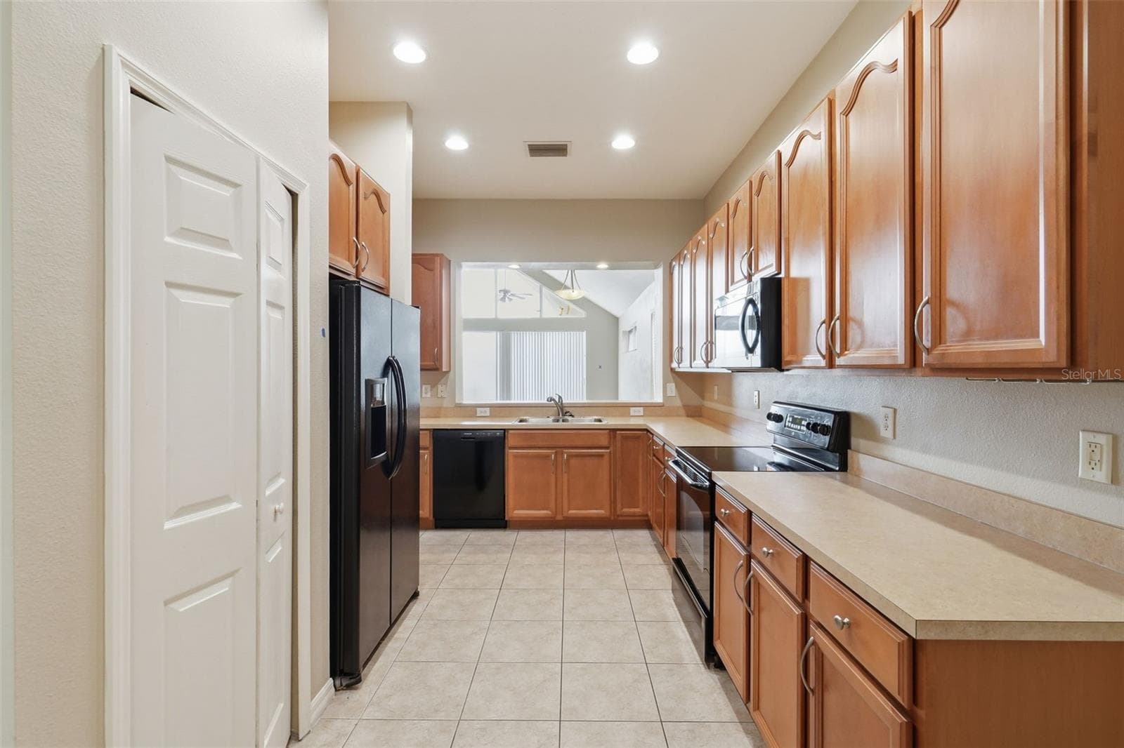 Single Family Residence at 30718 PUMPKIN RIDGE DR, WESLEY CHAPEL, photo 16 of 35