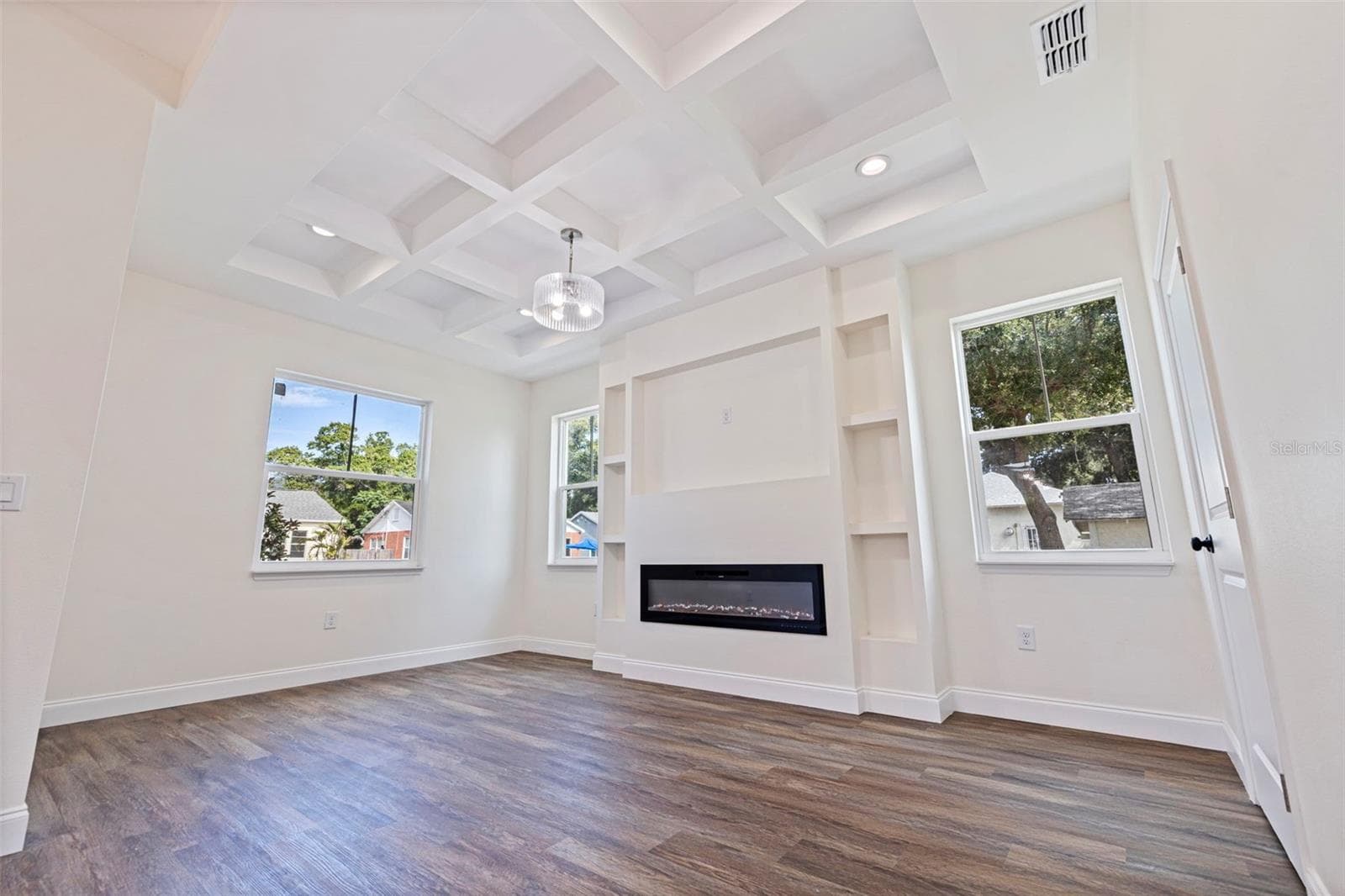 Single Family Residence at 802 18TH ST S, ST PETERSBURG, photo 4 of 52