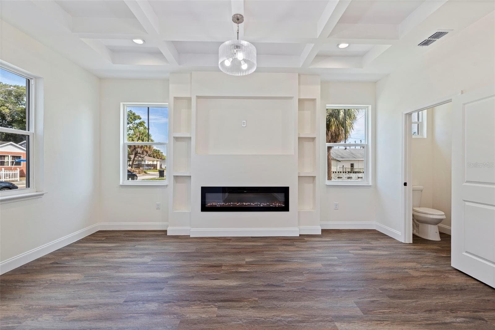 Single Family Residence at 802 18TH ST S, ST PETERSBURG, photo 5 of 52