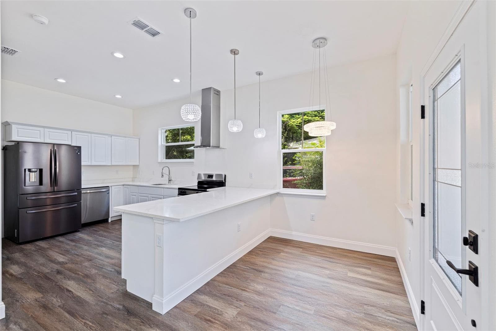 Single Family Residence at 802 18TH ST S, ST PETERSBURG, photo 6 of 52