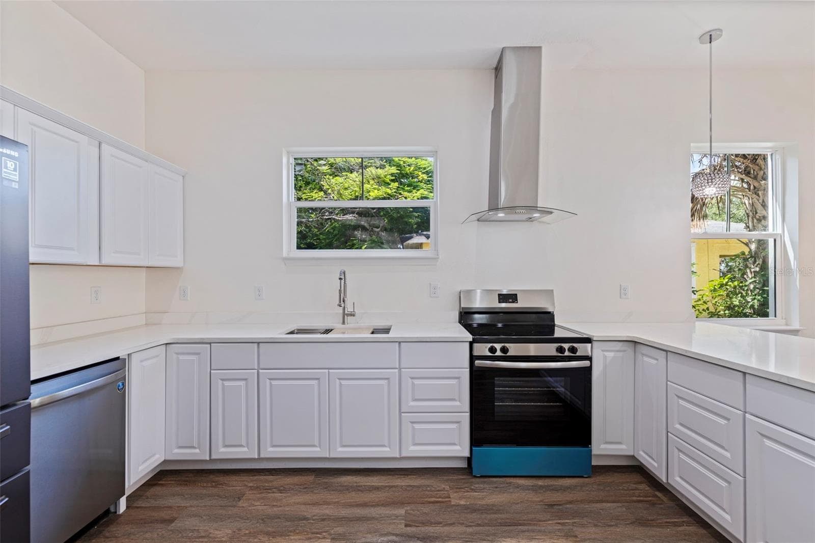 Single Family Residence at 802 18TH ST S, ST PETERSBURG, photo 10 of 52