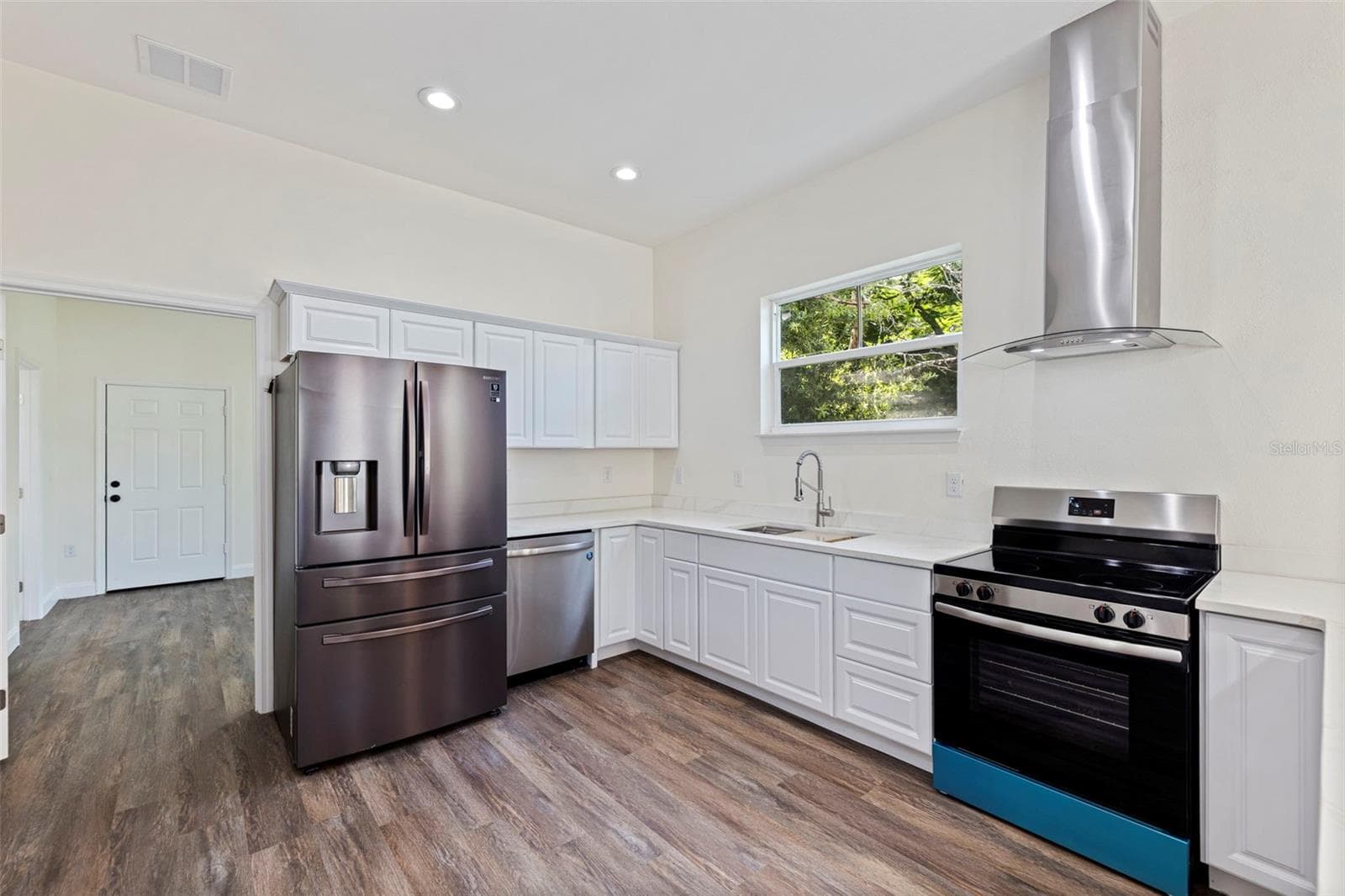Single Family Residence at 802 18TH ST S, ST PETERSBURG, photo 11 of 52