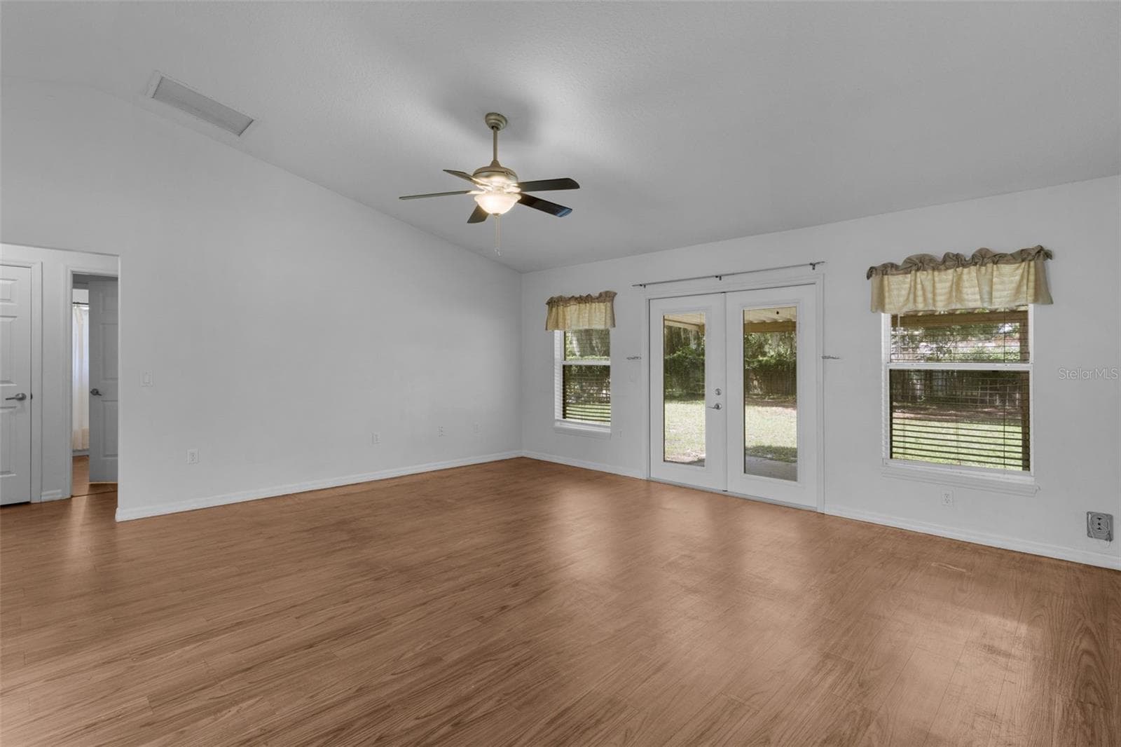 Single Family Residence at 36127 PINE TREE ST, FRUITLAND PARK, photo 10 of 51