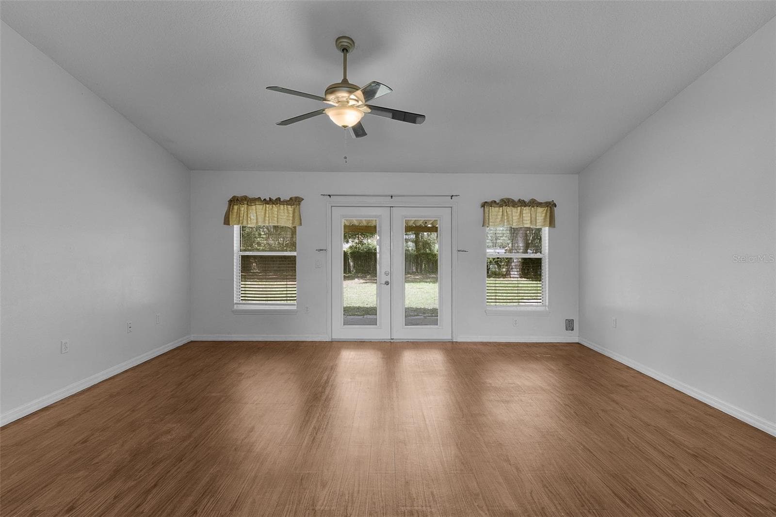 Single Family Residence at 36127 PINE TREE ST, FRUITLAND PARK, photo 11 of 51