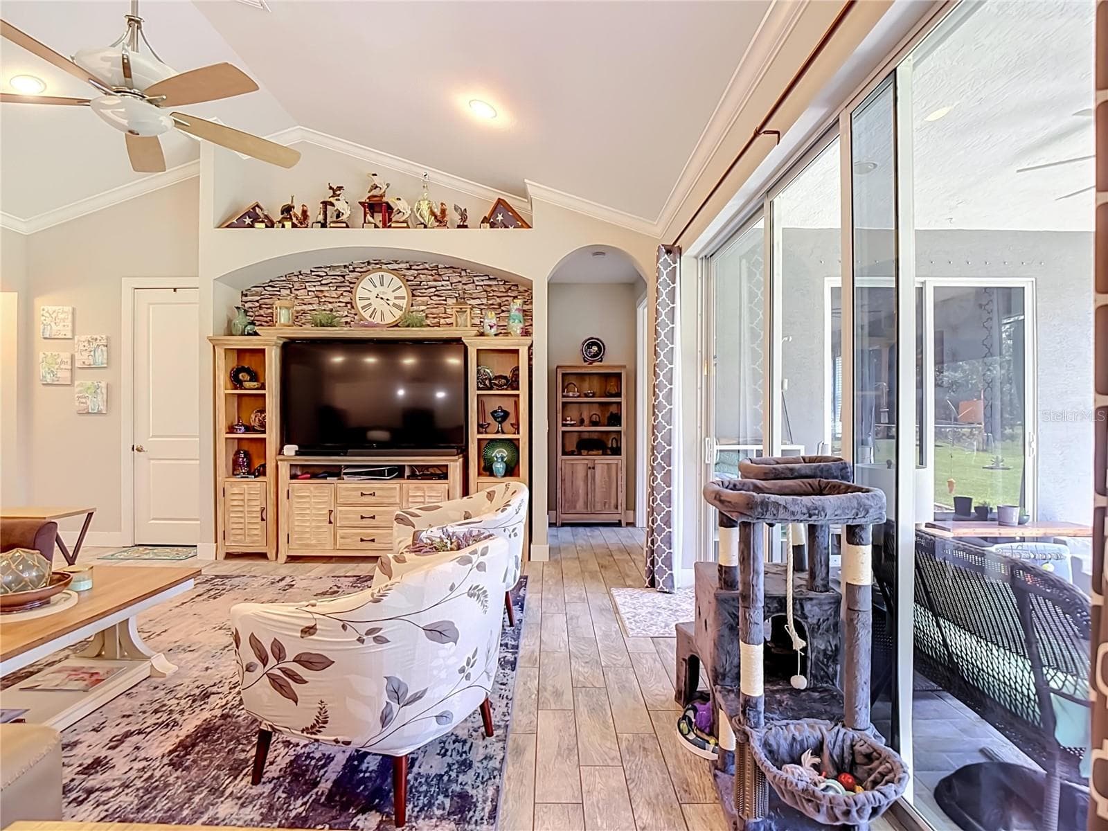 Single Family Residence at 108 OAK KNOLLS CIR, SEBRING, photo 8 of 74