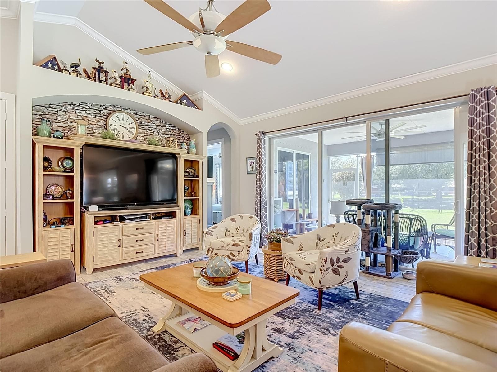 Single Family Residence at 108 OAK KNOLLS CIR, SEBRING, photo 10 of 74