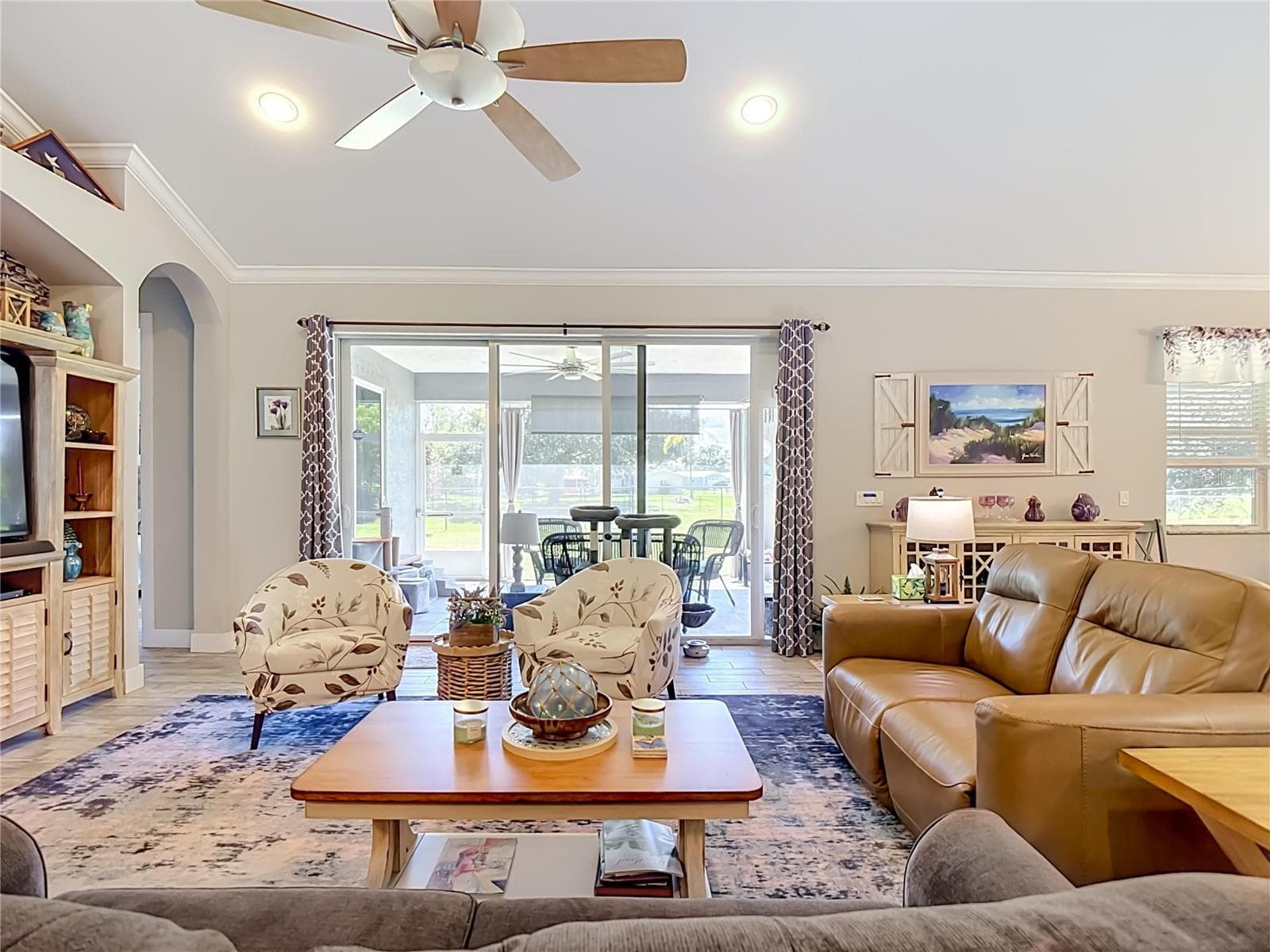 Single Family Residence at 108 OAK KNOLLS CIR, SEBRING, photo 11 of 74