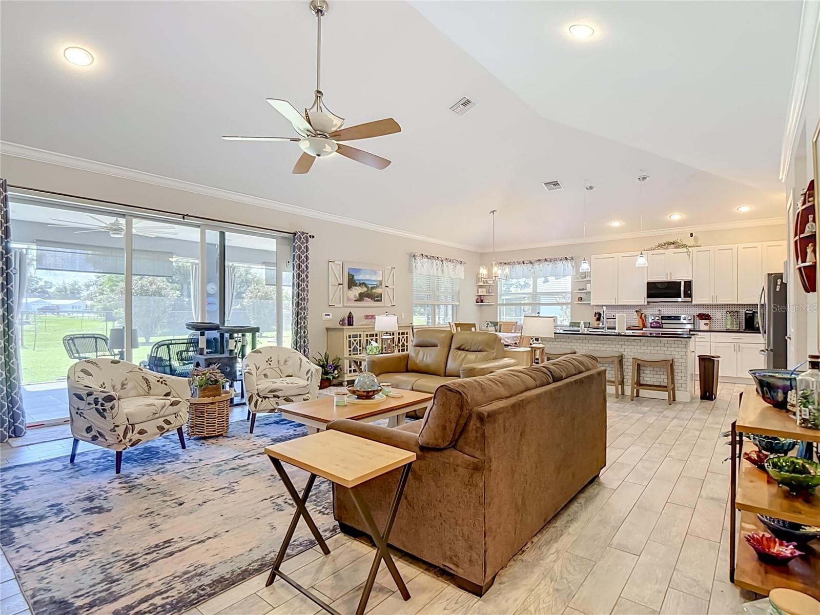 Single Family Residence at 108 OAK KNOLLS CIR, SEBRING, photo 12 of 74