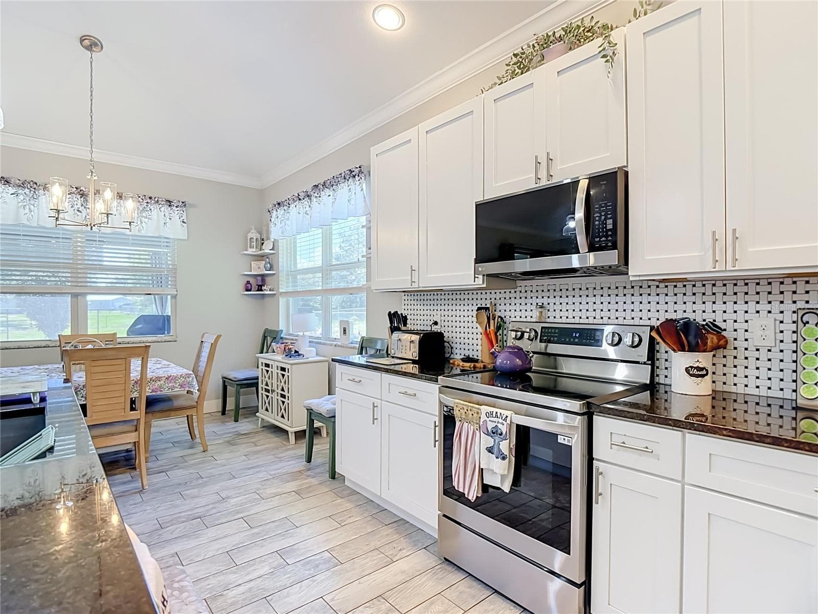 Single Family Residence at 108 OAK KNOLLS CIR, SEBRING, photo 18 of 74