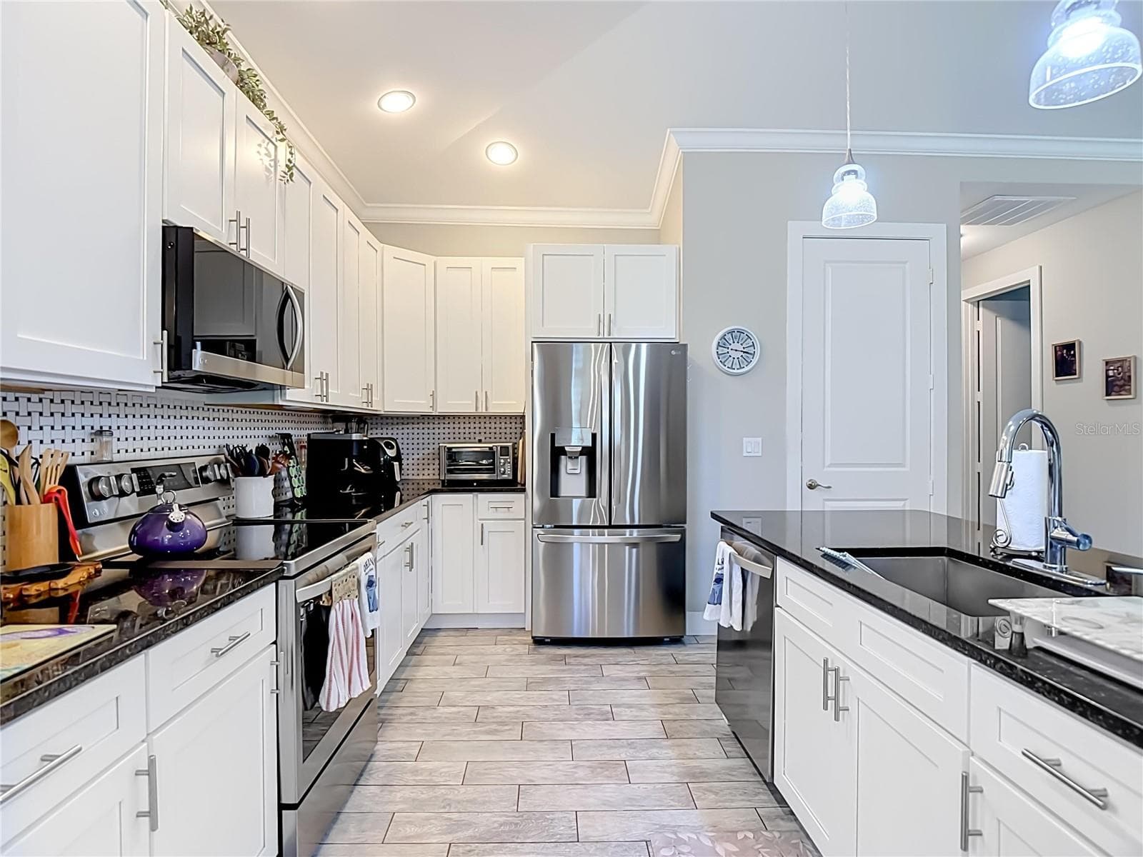 Single Family Residence at 108 OAK KNOLLS CIR, SEBRING, photo 20 of 74