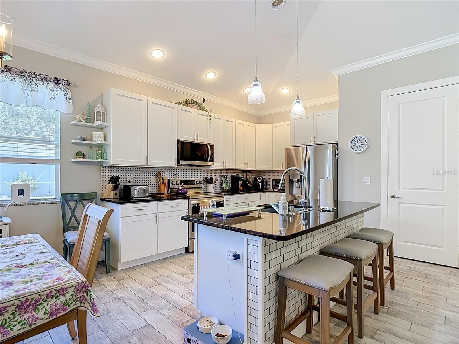 Single Family Residence at 108 OAK KNOLLS CIR, SEBRING, photo 24 of 74