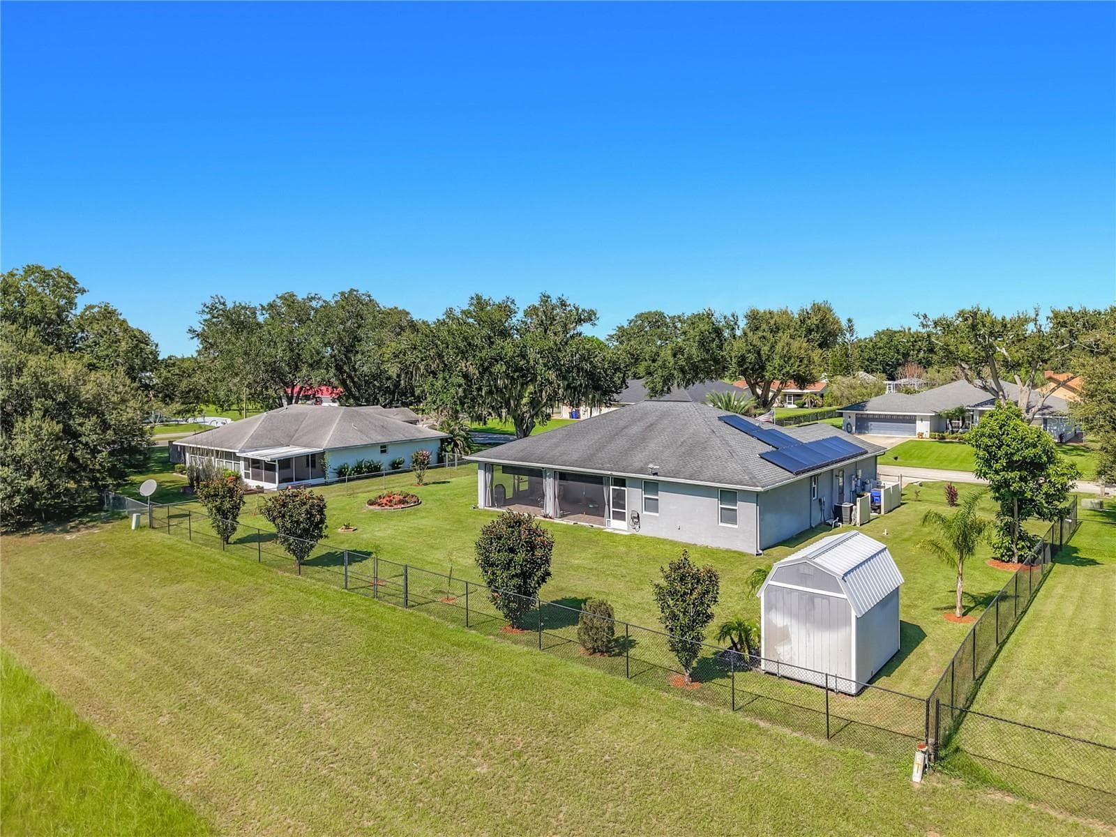 Single Family Residence at 108 OAK KNOLLS CIR, SEBRING, photo 62 of 74