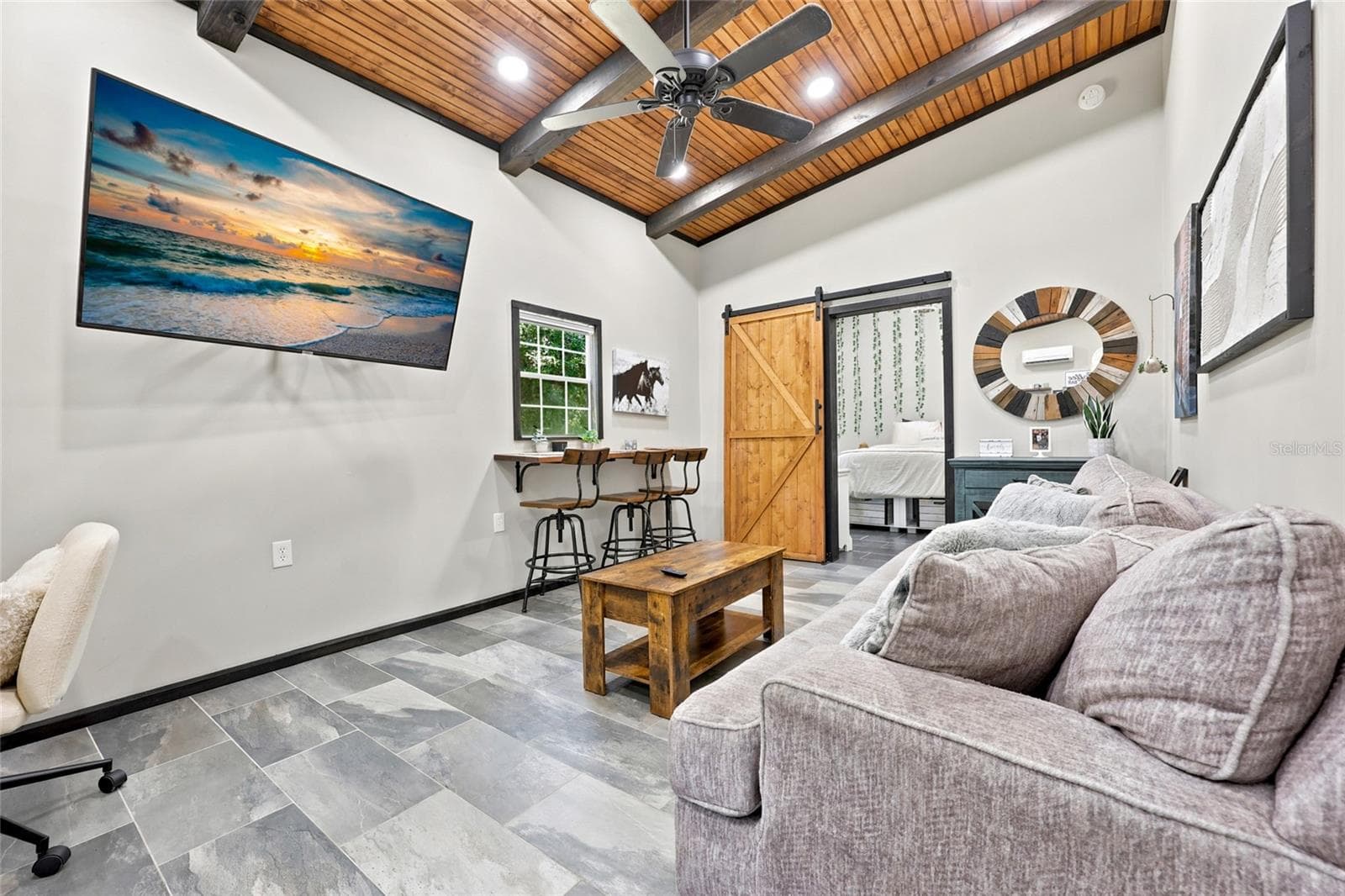 Detached 1 bedroom apartment. - 7417 NW COUNTY ROAD 235, ALACHUA