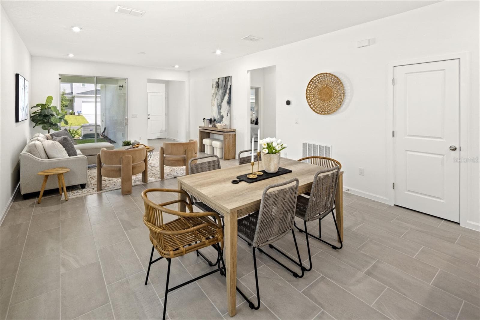 Alafia Dining Room - 141 GREENHOUSE GROVE ST, GROVELAND