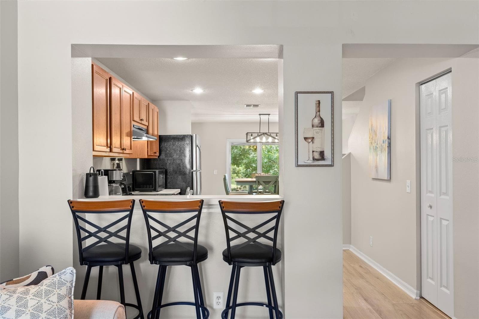Breakfast bar - 2523 SANDY BEACH LN, CLEARWATER