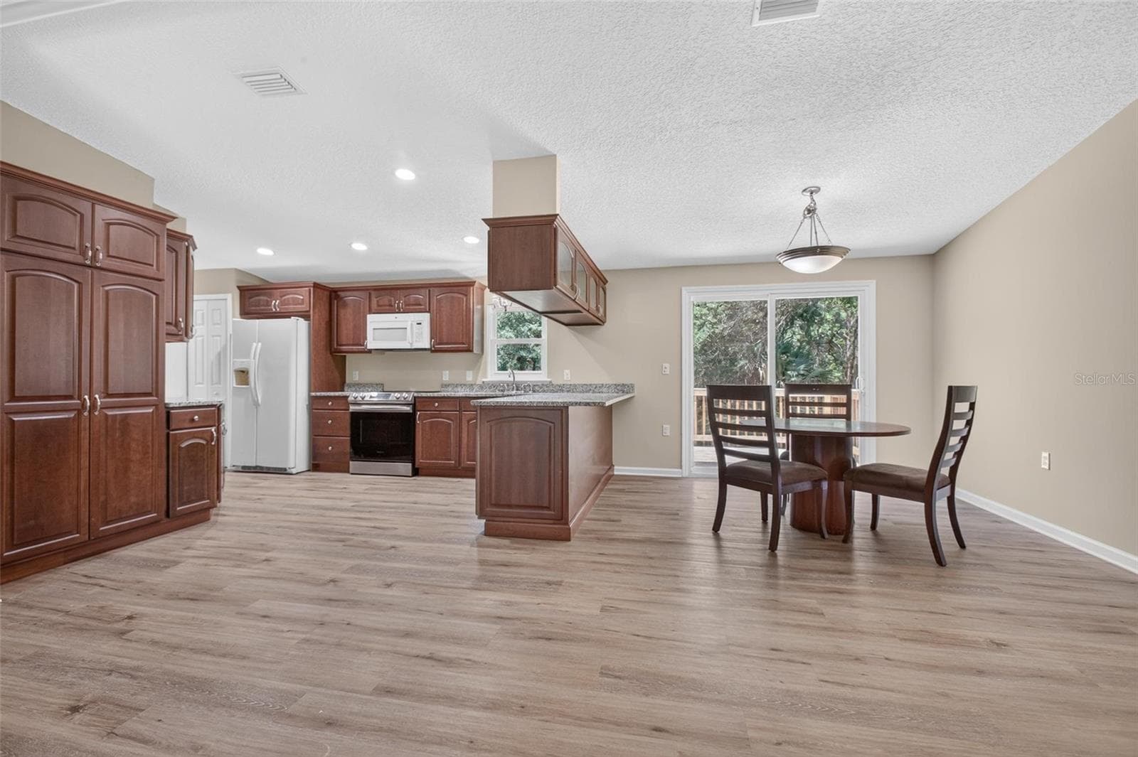 Manufactured Home at 6593 CROOKED CREEK LN, ST AUGUSTINE, photo 6 of 48