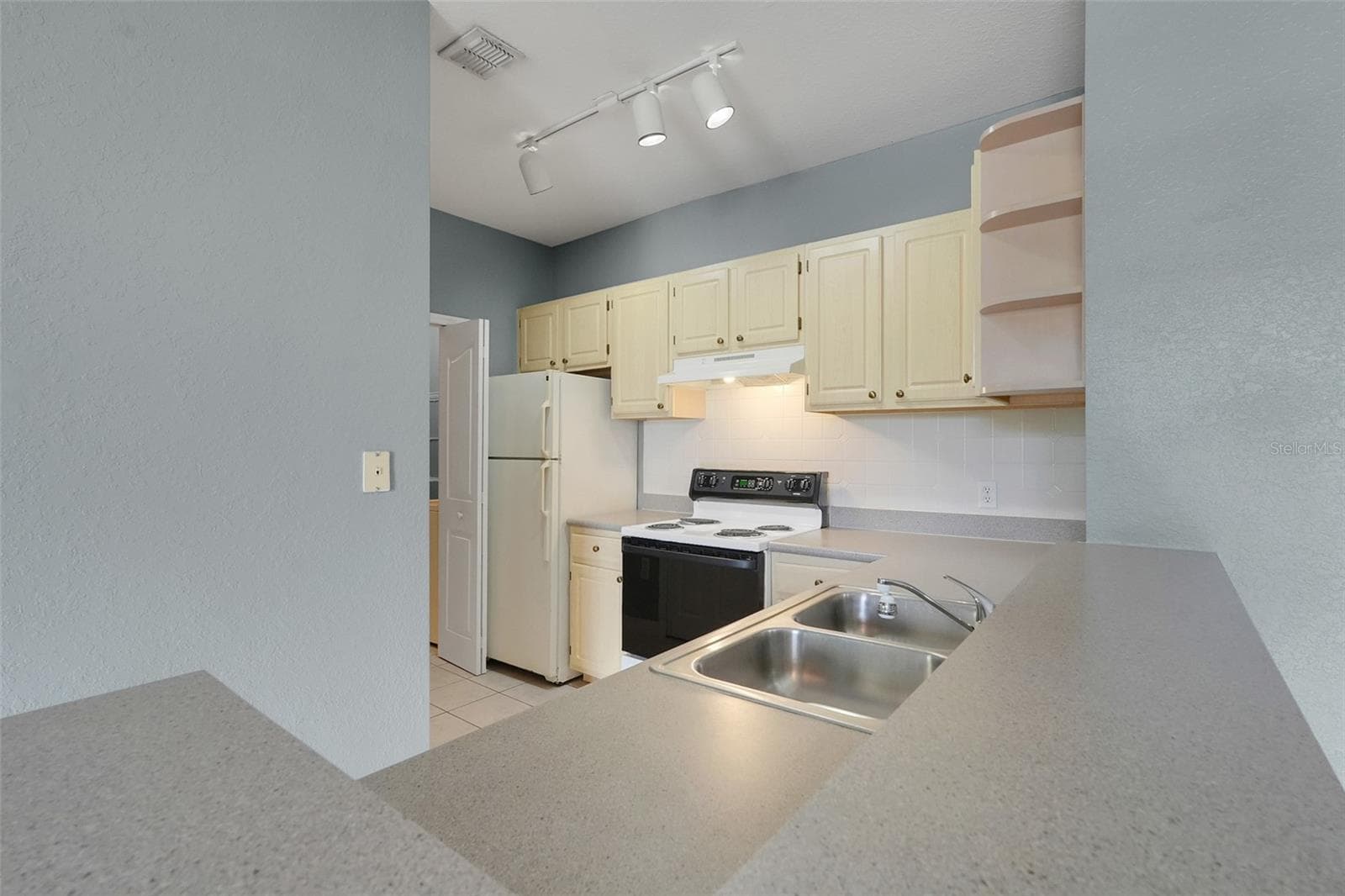 Condominium at 1150 LAKE SHADOW CIR #3305, MAITLAND, photo 5 of 20