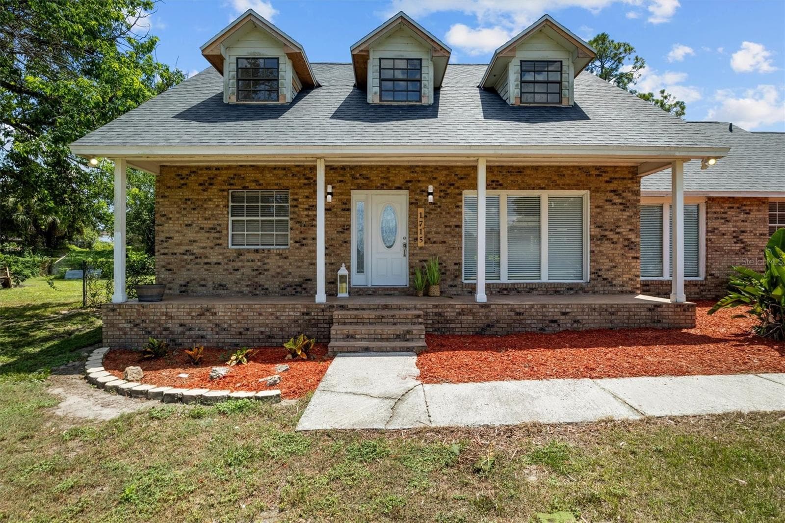 Single Family Residence at 1715 LAKE MIRIAM DR, LAKELAND, photo 2 of 47