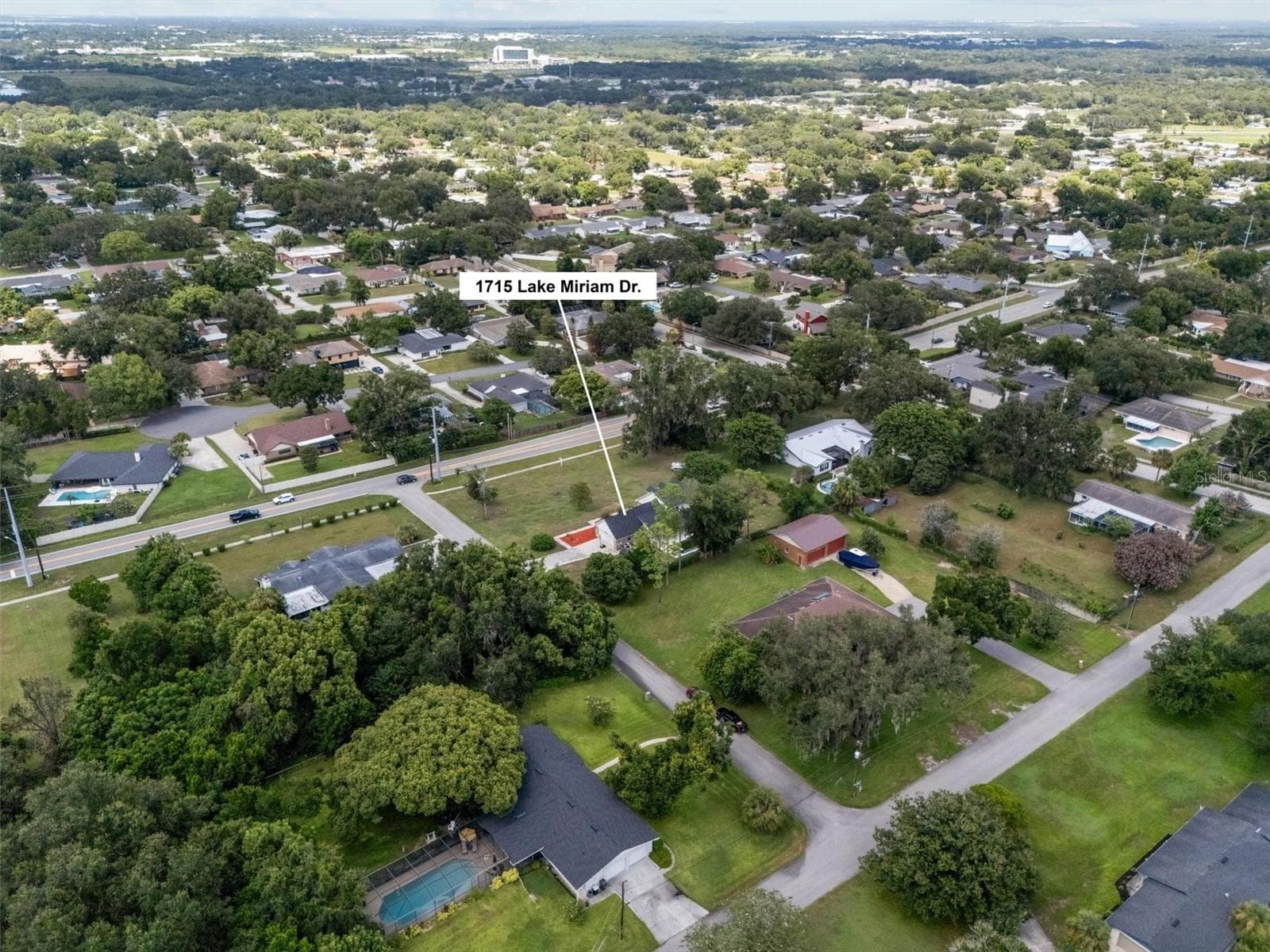 Single Family Residence at 1715 LAKE MIRIAM DR, LAKELAND, photo 8 of 47