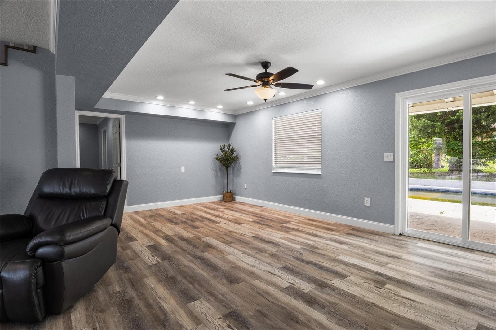 Single Family Residence at 1715 LAKE MIRIAM DR, LAKELAND, photo 18 of 47