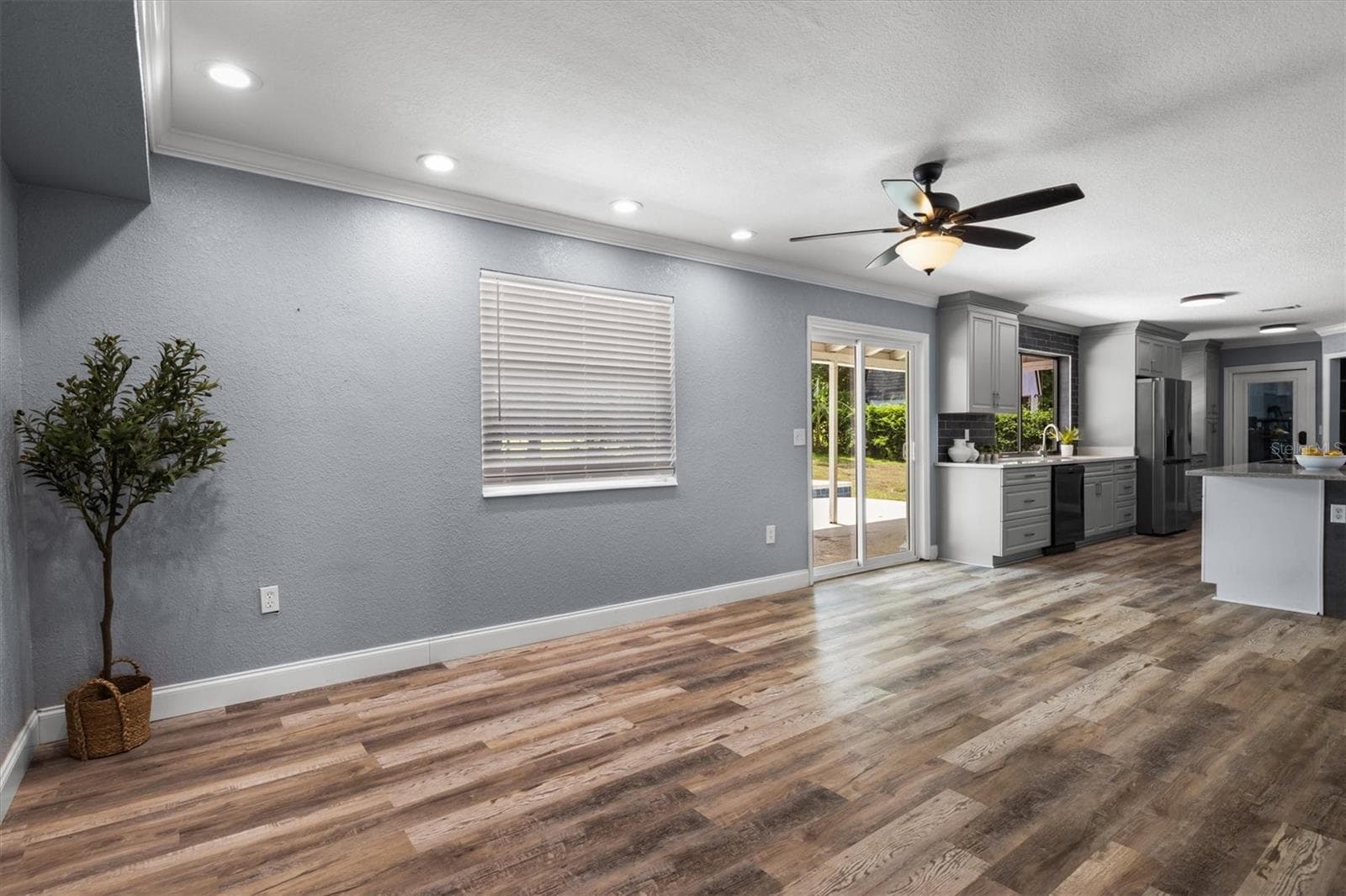 Single Family Residence at 1715 LAKE MIRIAM DR, LAKELAND, photo 19 of 47
