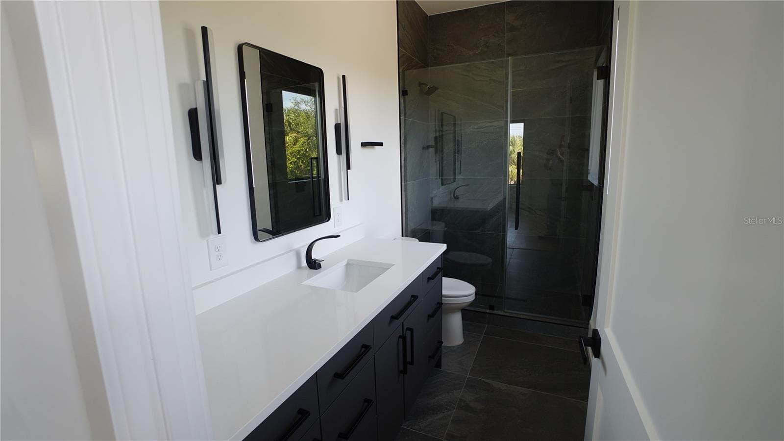 Single Family Residence at 4717 W ESTRELLA ST, TAMPA, photo 10 of 28