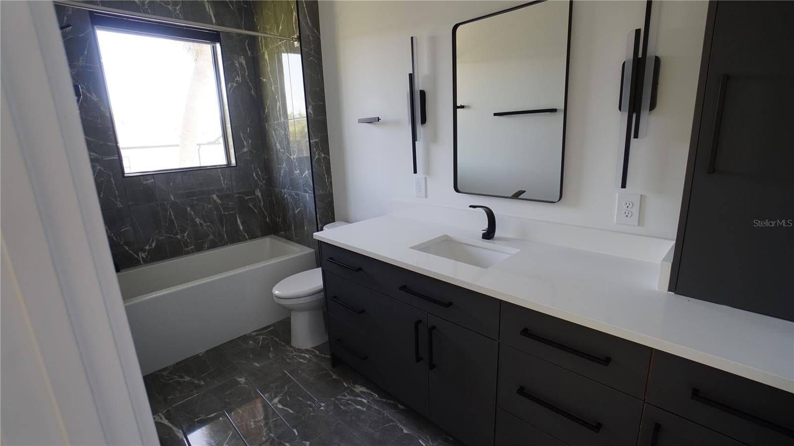 Single Family Residence at 4717 W ESTRELLA ST, TAMPA, photo 17 of 28