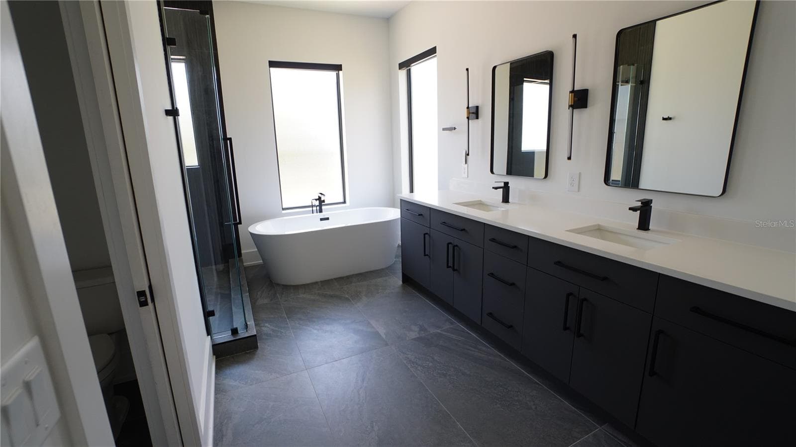 Single Family Residence at 4717 W ESTRELLA ST, TAMPA, photo 22 of 28