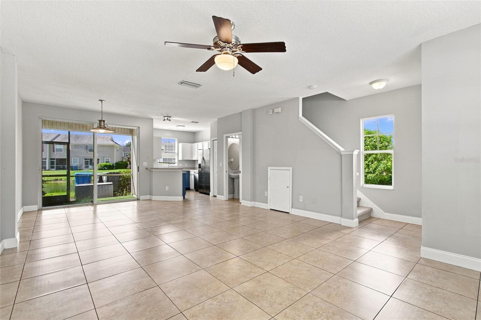 Townhouse at 12225 COUNTRY WHITE CIR, TAMPA, photo 6 of 77