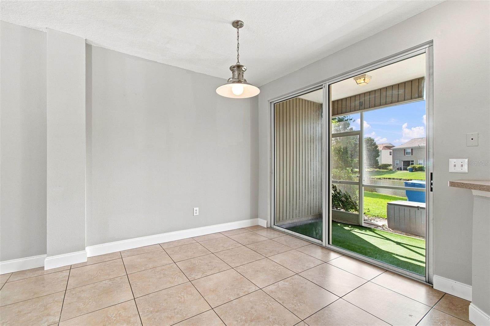Townhouse at 12225 COUNTRY WHITE CIR, TAMPA, photo 10 of 77