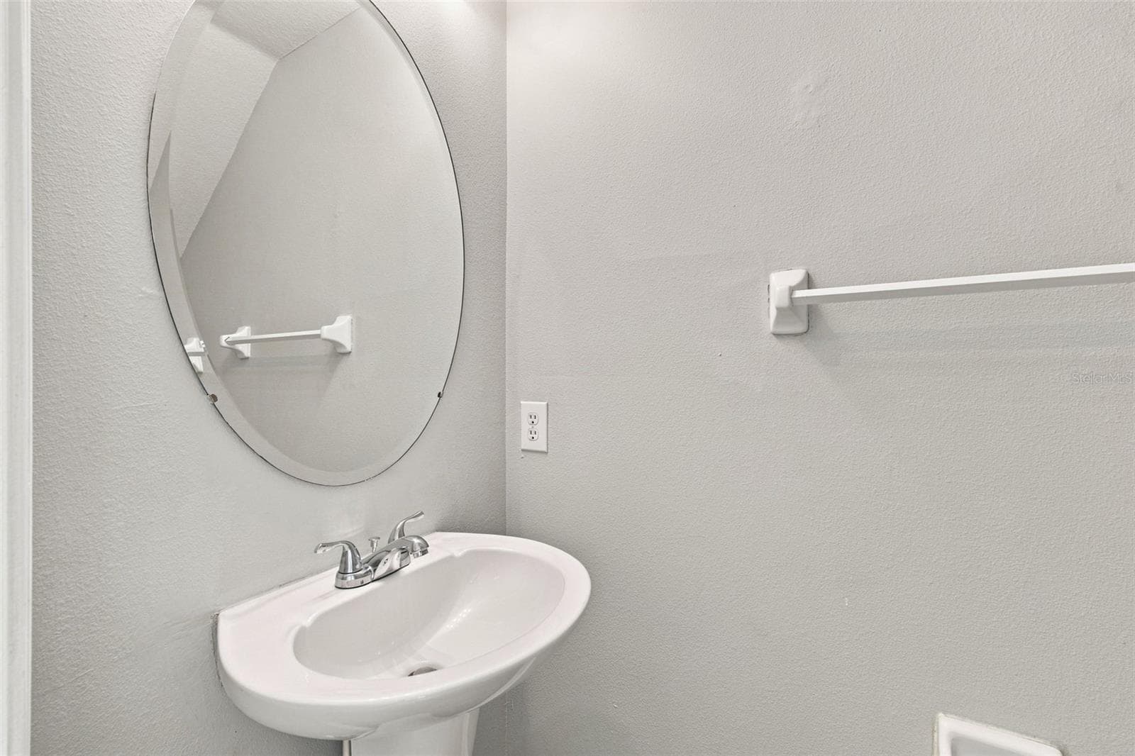 Townhouse at 12225 COUNTRY WHITE CIR, TAMPA, photo 13 of 77