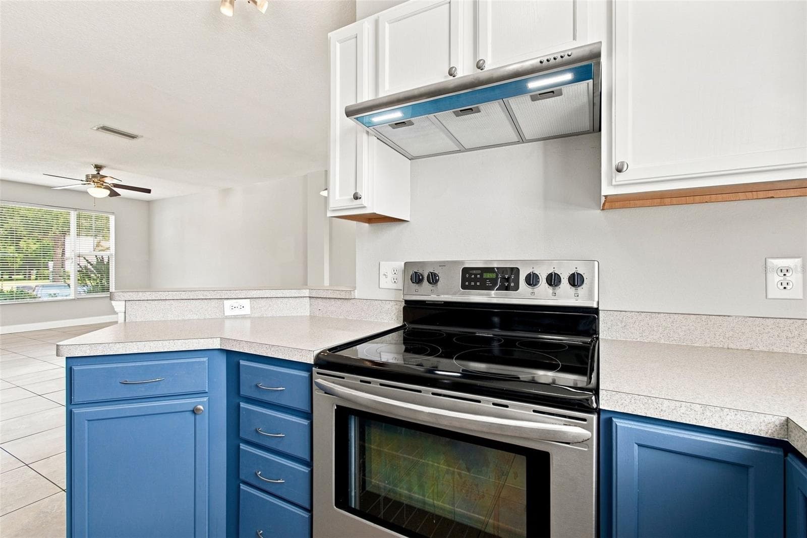 Townhouse at 12225 COUNTRY WHITE CIR, TAMPA, photo 17 of 77