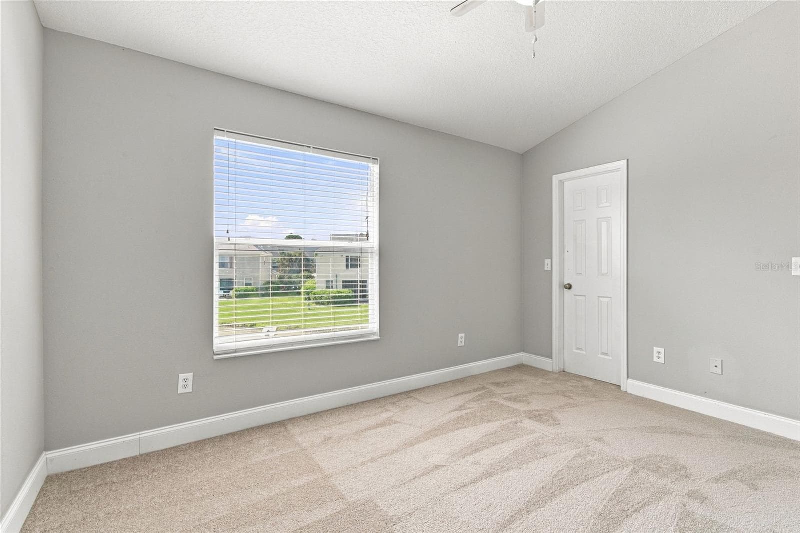 Townhouse at 12225 COUNTRY WHITE CIR, TAMPA, photo 26 of 77