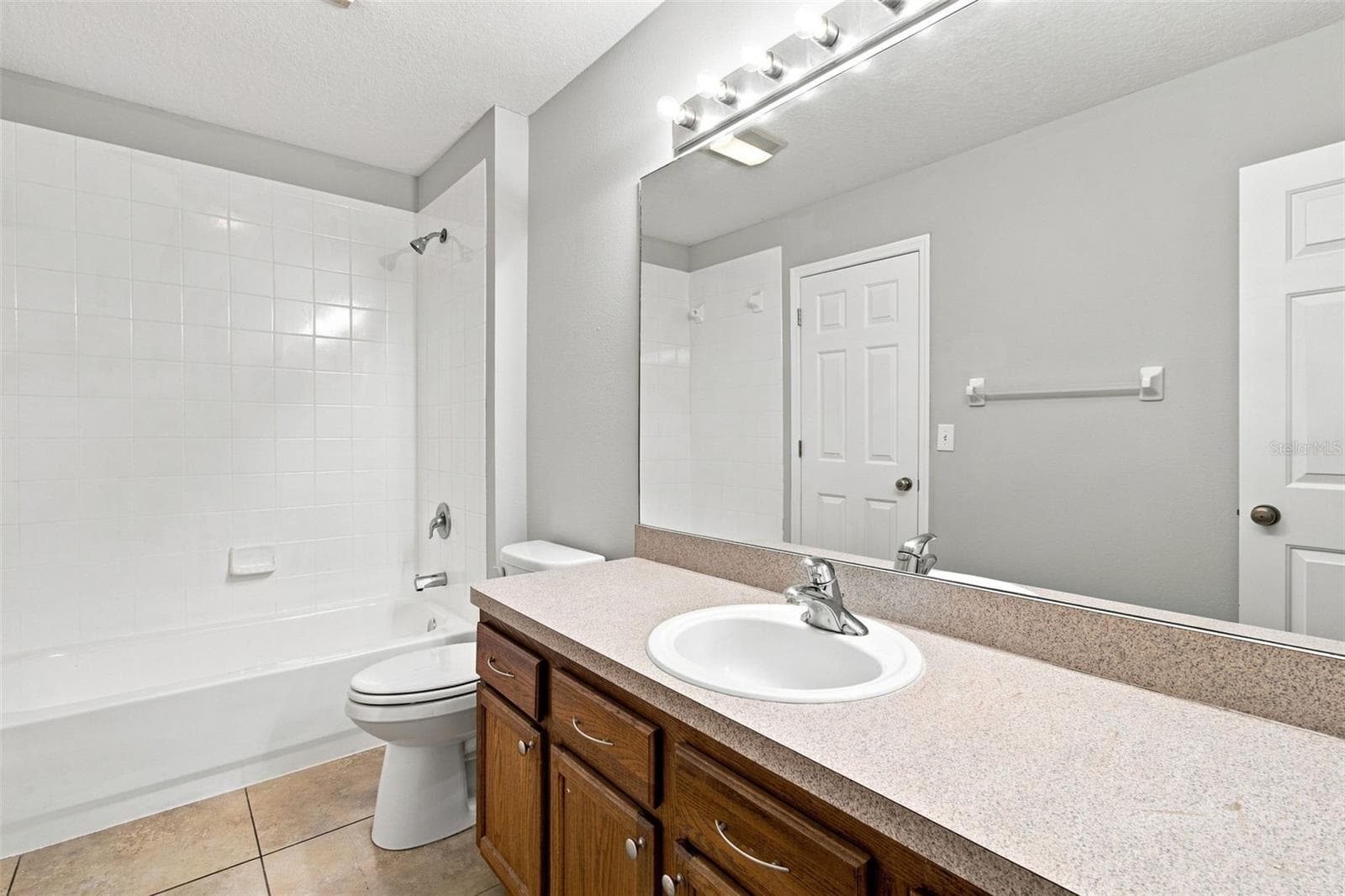 Townhouse at 12225 COUNTRY WHITE CIR, TAMPA, photo 29 of 77
