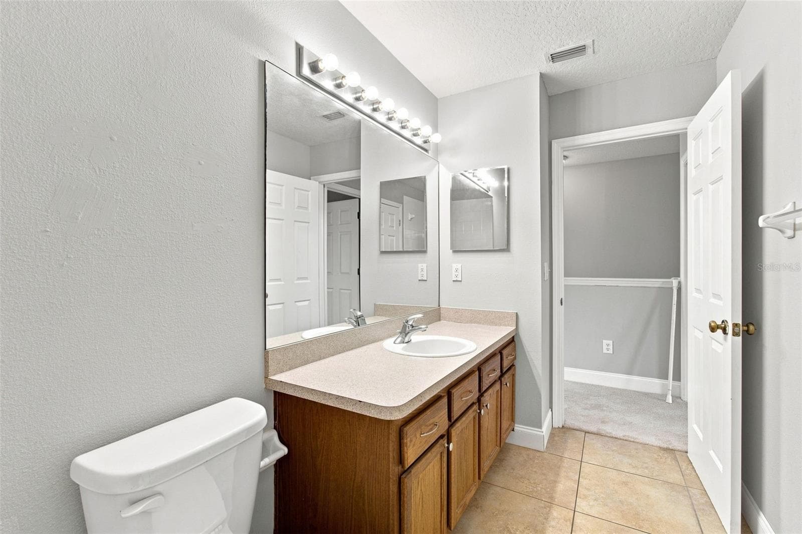 Townhouse at 12225 COUNTRY WHITE CIR, TAMPA, photo 30 of 77