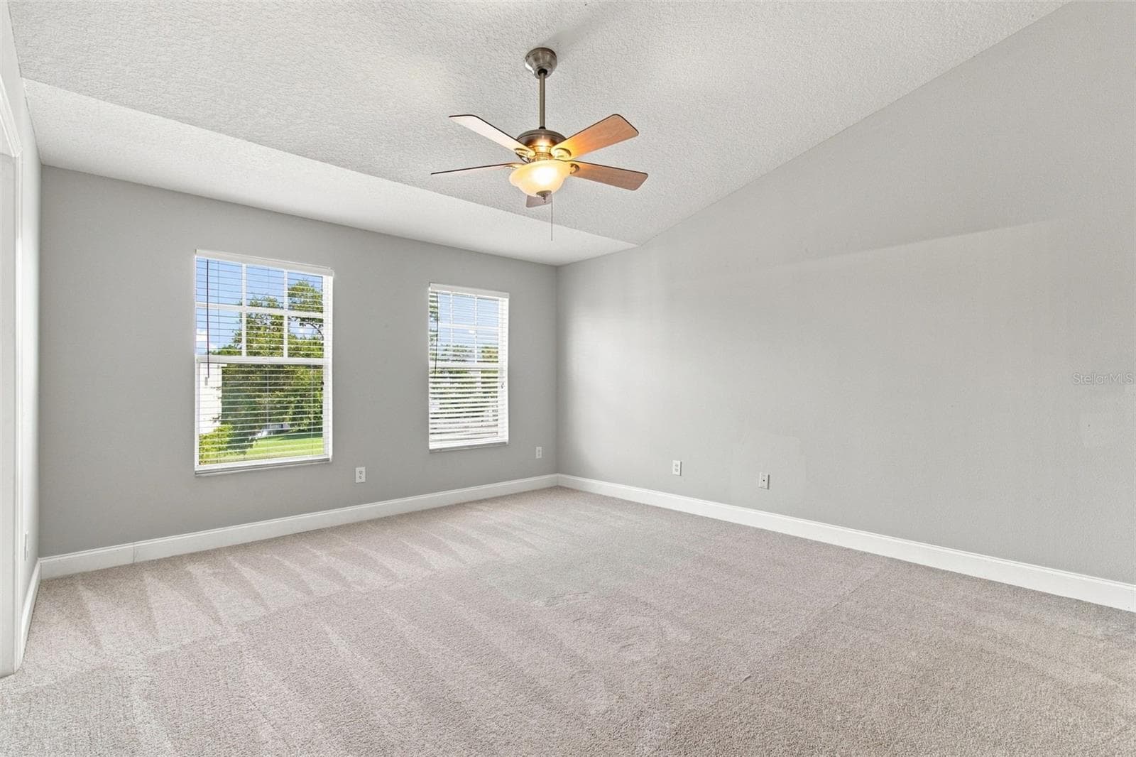 Townhouse at 12225 COUNTRY WHITE CIR, TAMPA, photo 33 of 77