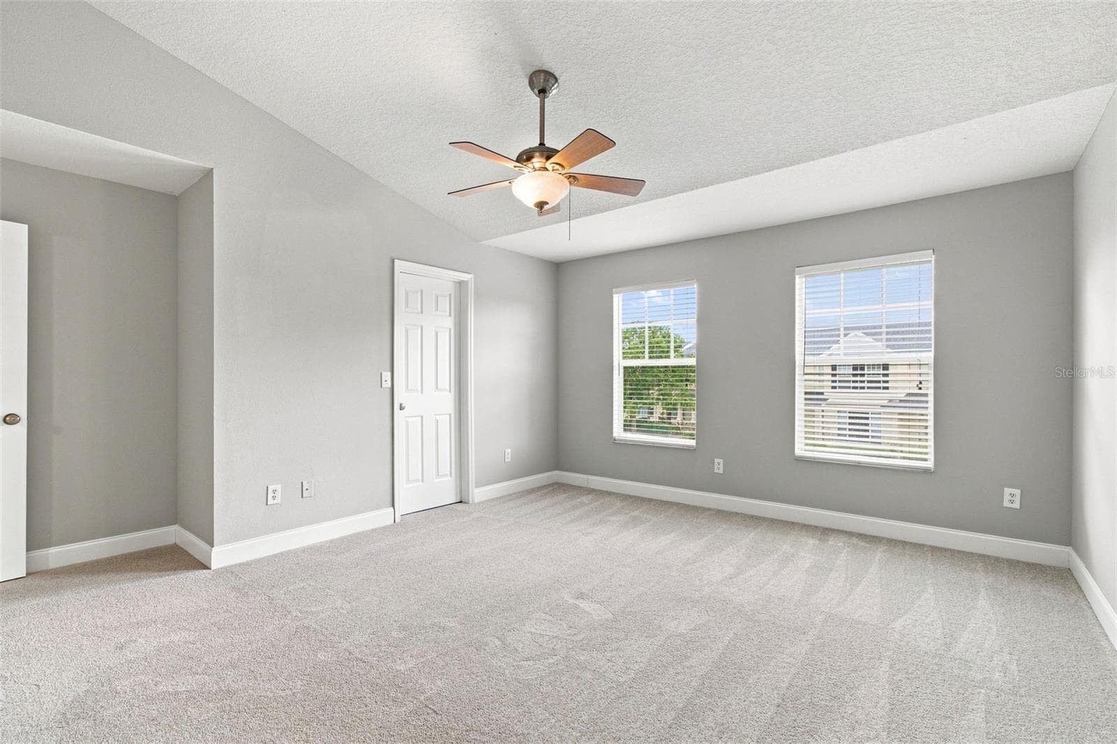 Townhouse at 12225 COUNTRY WHITE CIR, TAMPA, photo 34 of 77