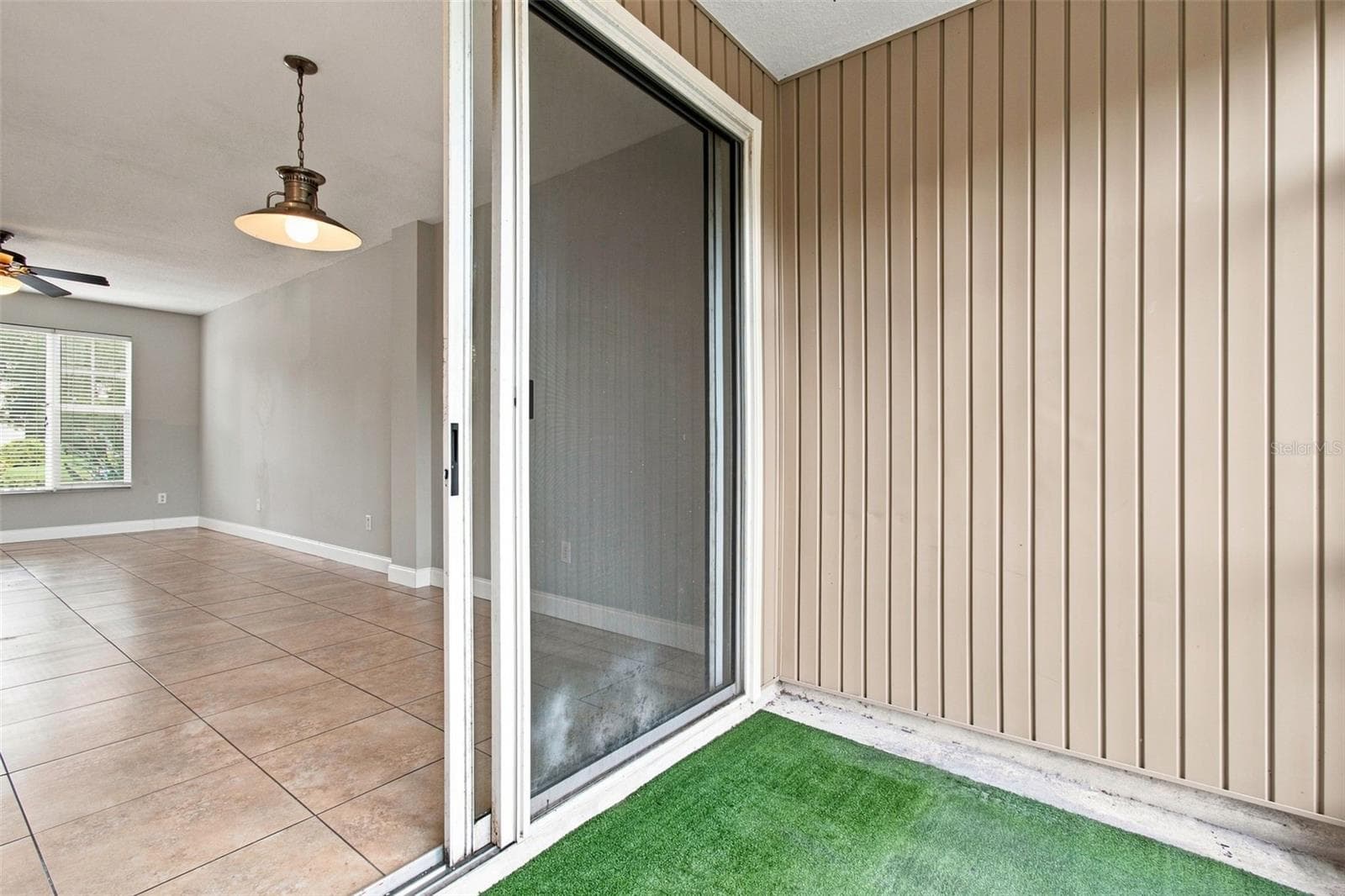 Townhouse at 12225 COUNTRY WHITE CIR, TAMPA, photo 39 of 77