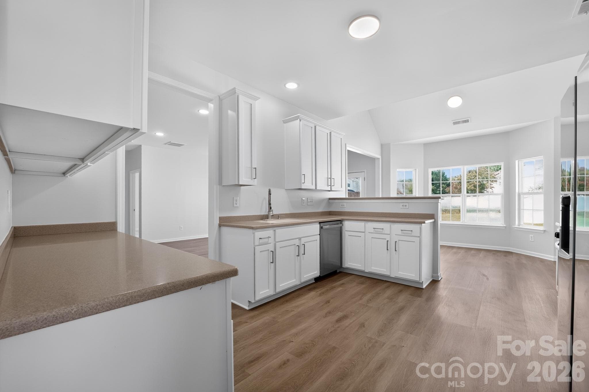 Single Family Residence at 3006 Royal Troon Drive, Matthews, photo 10 of 26