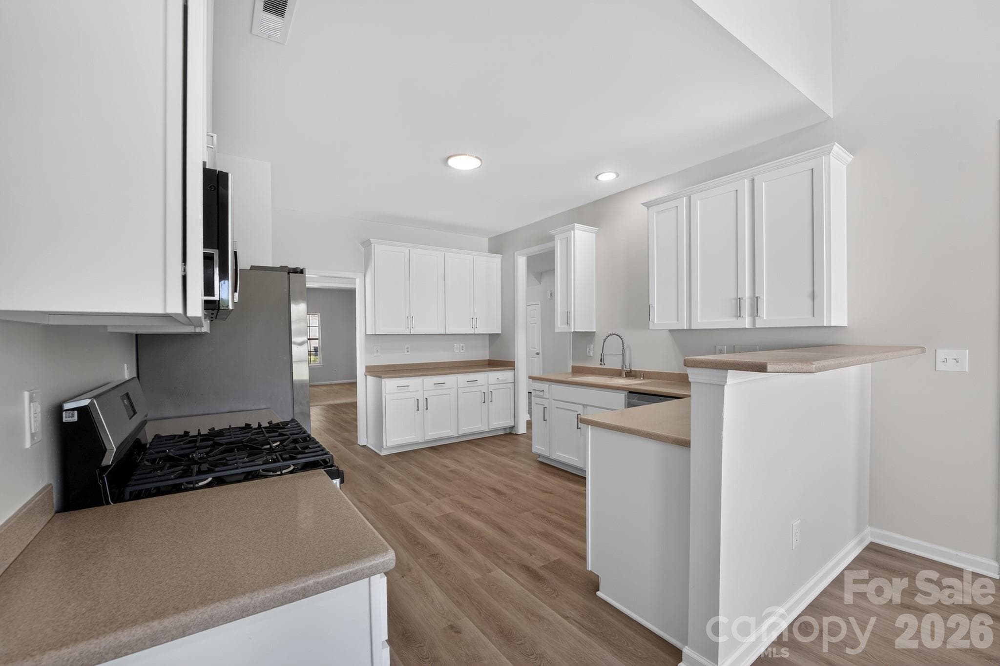Single Family Residence at 3006 Royal Troon Drive, Matthews, photo 11 of 26