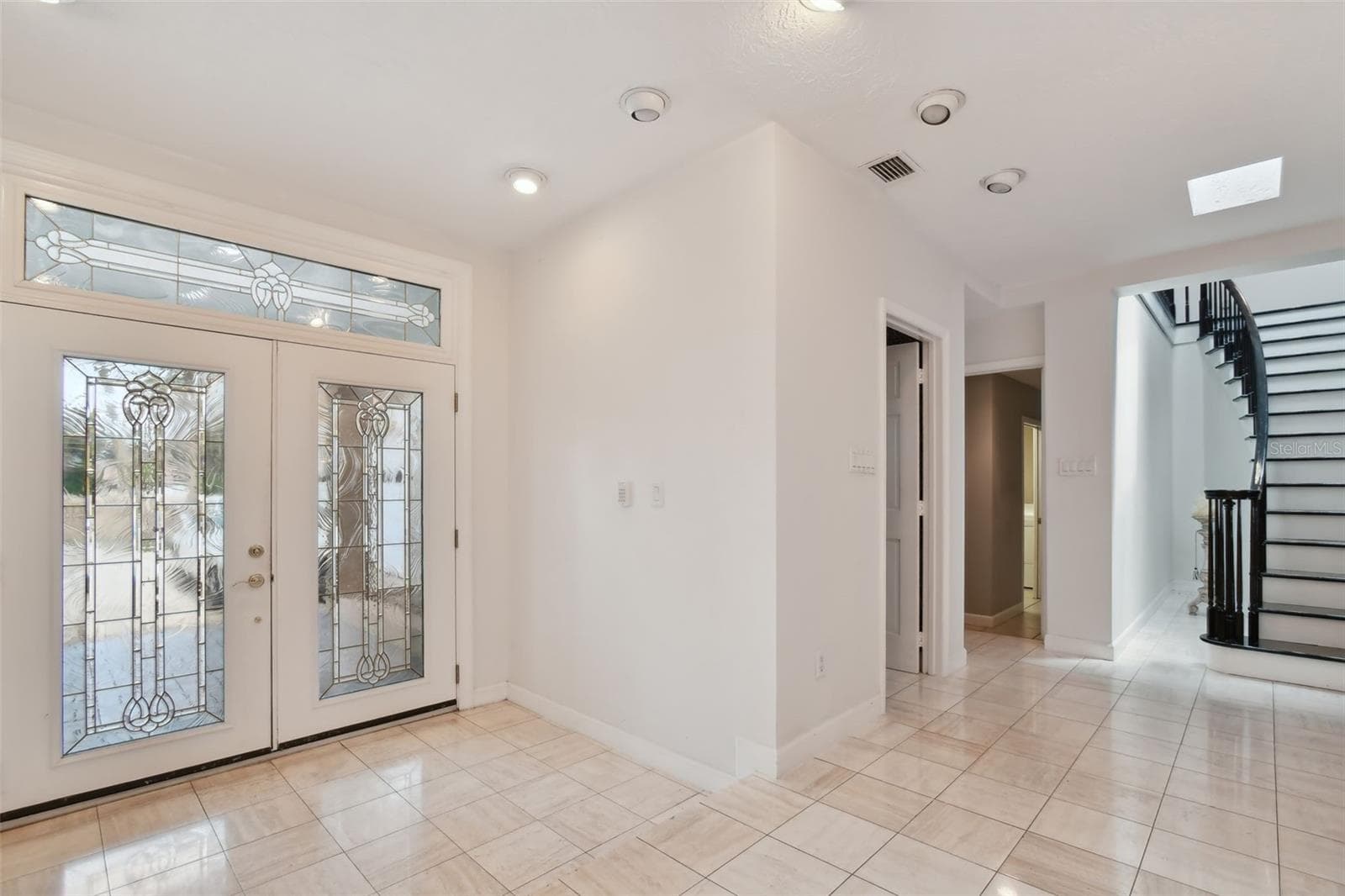 Single Family Residence at 1520 GULF BLVD, BELLEAIR BEACH, photo 7 of 62