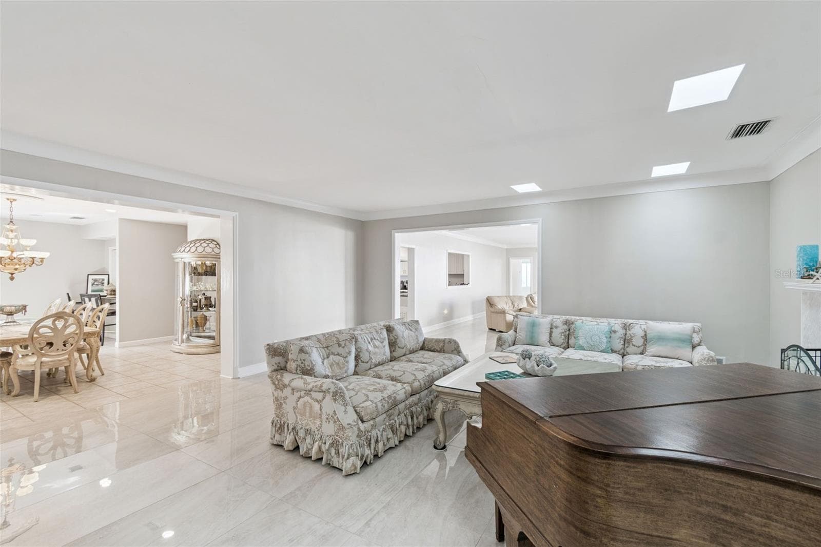 Single Family Residence at 1520 GULF BLVD, BELLEAIR BEACH, photo 14 of 62