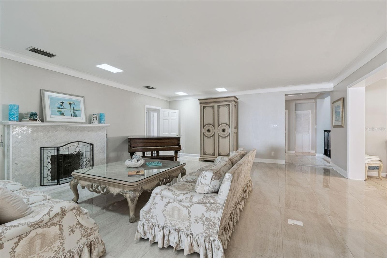 Single Family Residence at 1520 GULF BLVD, BELLEAIR BEACH, photo 15 of 62