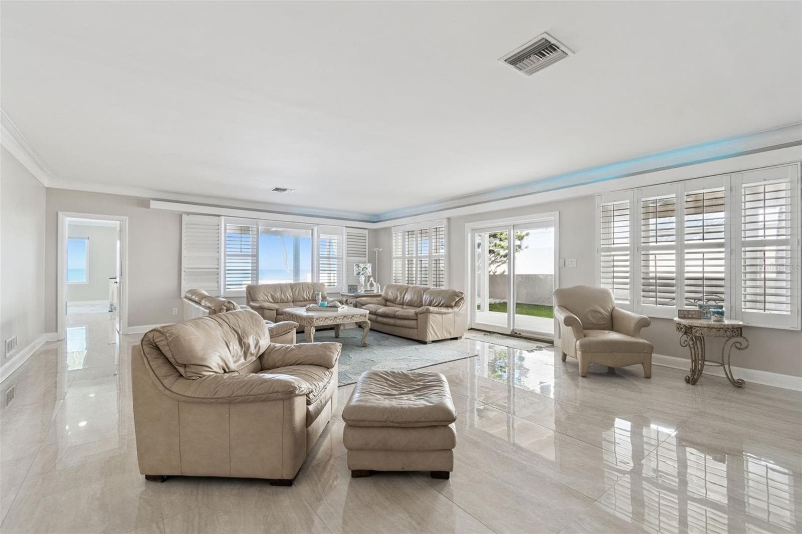 Single Family Residence at 1520 GULF BLVD, BELLEAIR BEACH, photo 16 of 62