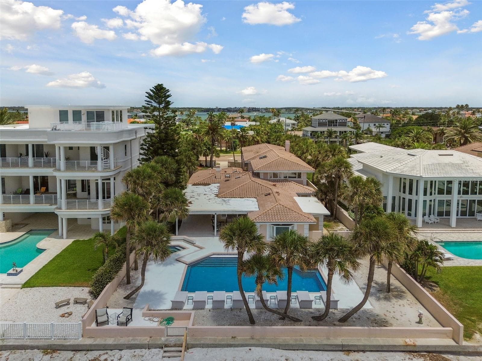 Single Family Residence at 1520 GULF BLVD, BELLEAIR BEACH, photo 44 of 62